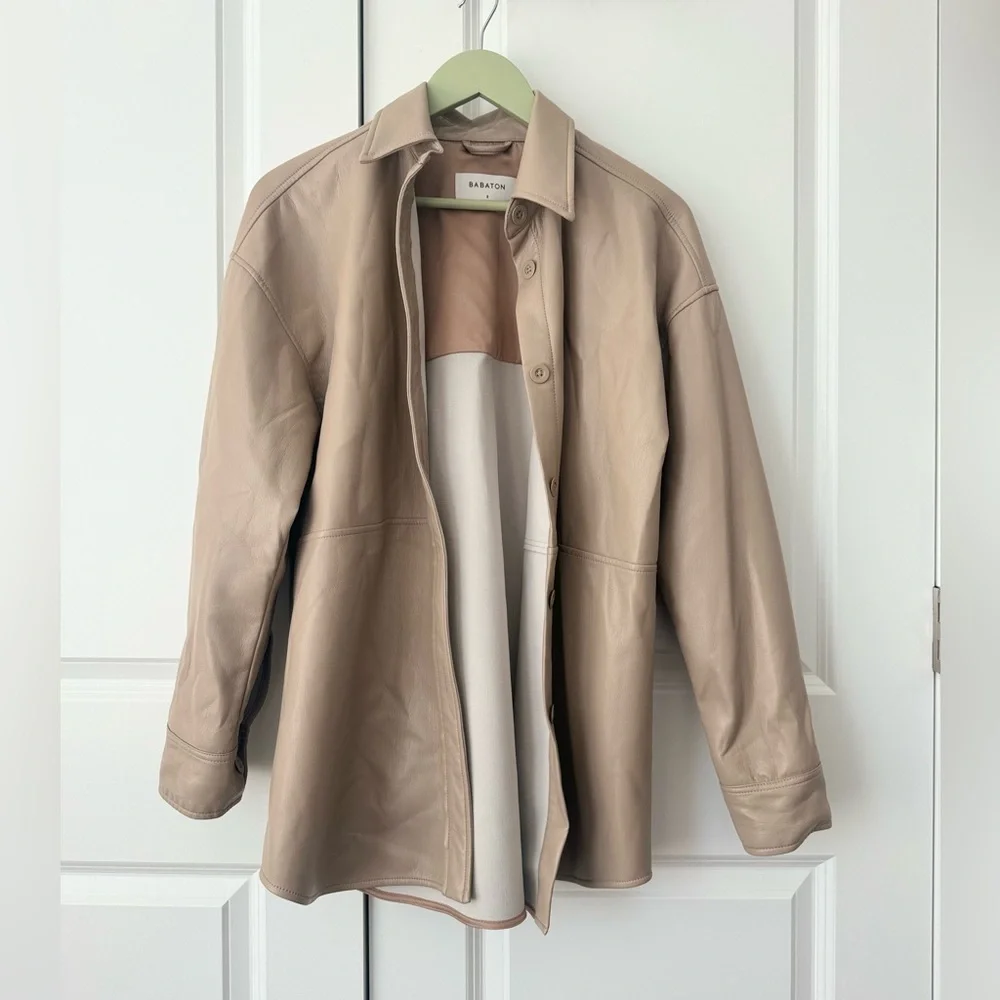Aritzia Babaton Pelli Shirt Jacket Small in color Fluent Taupe - Picture 2 of 7